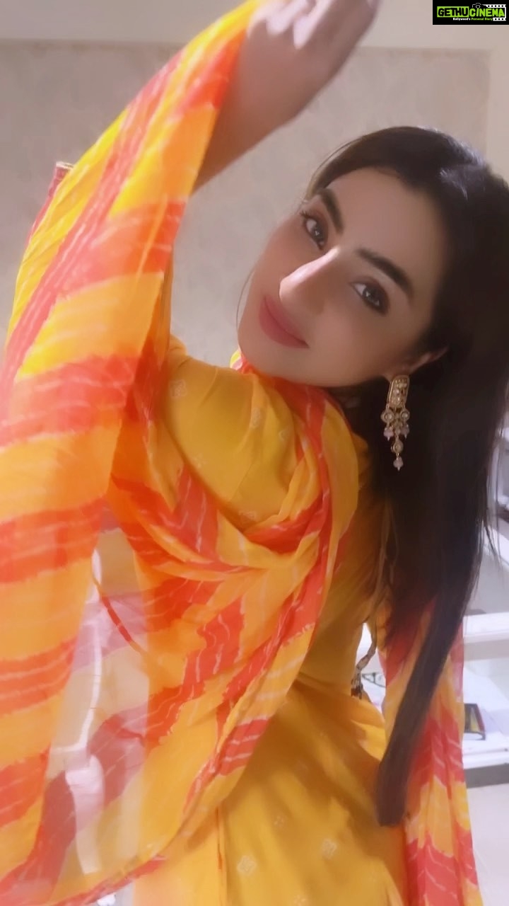 Neha Marda Instagram - Let me show you how to nail your #Summerootd in style. Shop this look now at a Rangriti store near you or on their website ποΈ Flaunt #YourFahionFilter with @Rangriti . #Rangriti #SS22 #Summer #spring #fashion #fashionfilter #excited #getready #newlaunch #newarrivals #styleup #getready #GearUp2022