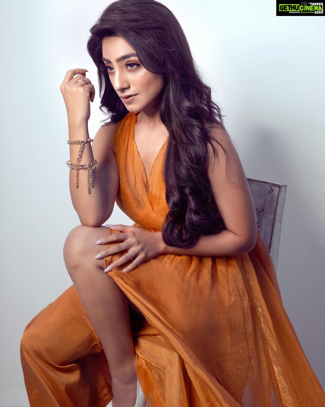 Neha Marda Instagram - Lips of honey, eyes of fire. . . Wearing @ikichic_official X @styledbynikinagda Makeup @makeupbysabashaikh hair @makeupbyshaheenshaikh Shot by @clinton.remedios #nehamarda #fashion #ootd #fashionstyle #fashionmodel