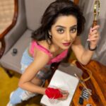 Neha Marda Instagram - eventually , everything connects ..⚡️ . . ⚡️ Found the best travel partner @kayak_in 💫 Best app for most amazing stay experience ⚡️ JW Marriott Hotel Chandigarh