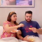 Neha Marda Instagram - Carrot Vs Chips 😂 @aayushman9 #nehamarda #husbandwife #preggers #preggo #pregnancy #pregnant #pregnancylife #pregnancyreels