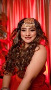 Neha Marda Instagram - felt like princesss ❤️✨
Thank you #instafam for 1 Million followers . I'm blessed to have you all. keep loving ❤️❤️
.
.
edit by @puneetvfx9 
Makeup @nahidfatima20 
@makeupby_sarwat 

#nehamarda #transitionreels #reels #pregnancy #pregnant #preggo #pregnant #transitionreels #transformation #transition
