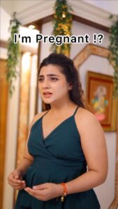 Neha Marda Instagram - Did you lose any of these friends during pregnancy? The one that hurt the most for me, was my taste buds. & Tastebuds came back into my life at 20 weeks thankfully.

makeup & hair @ornate2019 
reel by @royalshoot.80 

#pregnancyreels #funnymoms #funnymomreels #pregnancyhumor #momreels #preggo #pregnancy #pregnancy #pregnant #mommytobe