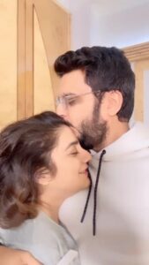 Neha Marda Instagram - So it was sunday early morning when I was tested positive 🤞🏻Initially I thought I should let him work first and will tell him once he will be free but I couldn't control myself 🥹... I immediately went towards his side and rest you can watch the video. It was a long video with lots of hahah hehehe, shock, surprise, a kind of fear thinking about future and lot more but I just wanted to show his first ever reaction and obviously that was filled with happiness and later with a lot of laughter. ❤️❤️
Thanku for shooting this special moment  @royalshoot.80 ❤️

#nehamarda #pregnancy #preggo #preggers #pregnancyannouncement #pregnant #pregnant #pregnancyjourney