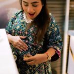 Neha Marda Instagram - This is pure love for PREGNANCY ❤️ U can cheat somtimes but not everyday even in pregnancy . Stay healthy and eat healthy 🙏 p.s. I'm blessed to have pani puri stalll next to my flat 🤭😛 makeup & hair @nahidfatima20 @makeupby_sarwat Videography @travelwithsingh_03 executed by @sradventures #nehamarda #pregnancy #pregnancytips #pregnancycravings #preggers #preggobelly #pregnant #reelinstagram #tuaaja #mommytobe #pregnancydiary