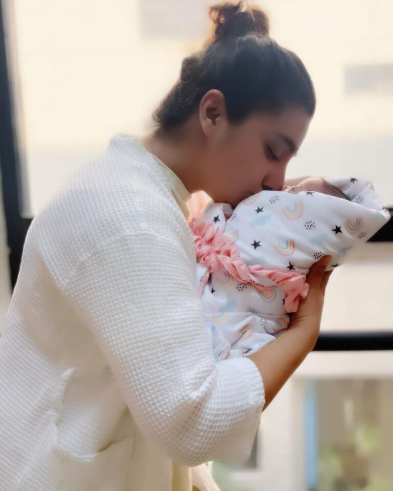 Neha Marda Instagram - And the best moment of our lives : Our baby GIRL is here . She leaves a little sparkle when she arrives . Such a magical girl she is ❤️ Thanku girl for CASTING us as MOTHER &FATHER in this new series of life !!!! We are truely blessed and obsessed parents .. Shri Shivay Namstyuvhyam 🙏 Neha & Aayushman