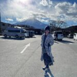 Neha Pendse Instagram - He: hahahah it’s too cold she:hahahaha lekin photo toh lengay he: hahahaaa bahut ho gaya Fuji mountain she: haha yehi se dil khush ho gaya, upar kya rakha hai 😂 #japan #mtFuji #freakingcold