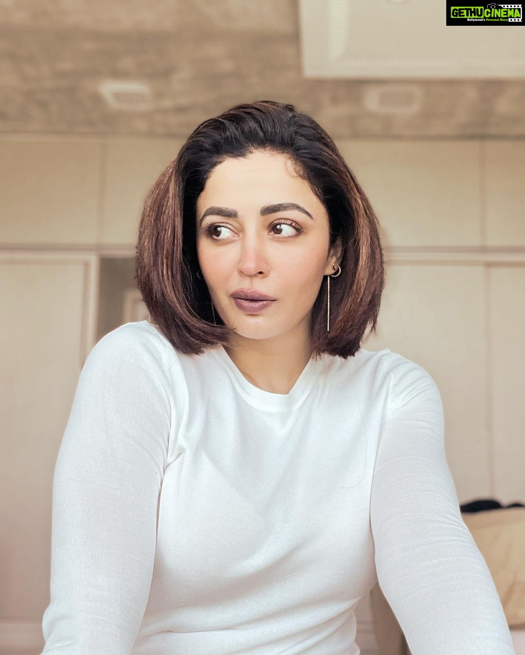 Neha Pendse - 123.4K Likes - Makèbã 😎