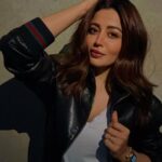 Neha Pendse Instagram - Aai…toh varti thevlela jacket kaadh kinda day ❄️