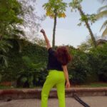 Neha Pendse Instagram – Glad we agreed to this as cardio @pradeepbhatia
Hosla afzahi 🤣by @jesse_lever