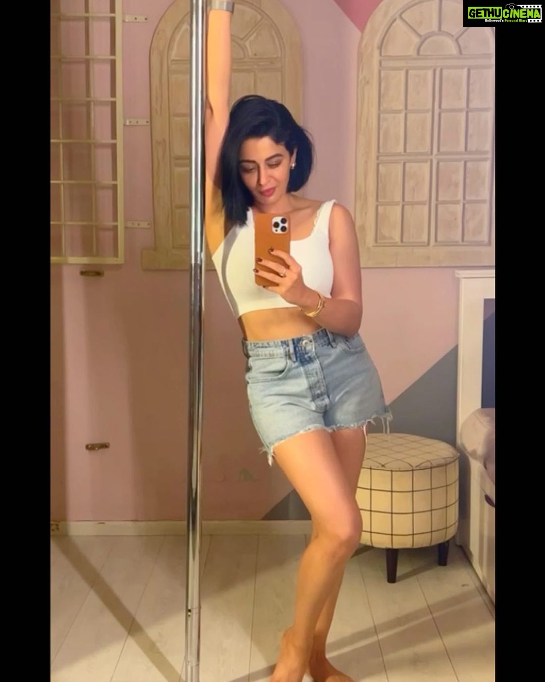 Neha Pendse Instagram - Strong, inside out !! Happy woman’s day.