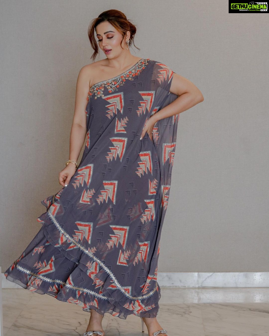 Neha Pendse Instagram - Loved the fluid and comfy ‘Marrakesh’ collection. Watching the collection at fashion week was fun @gopivaiddesigns