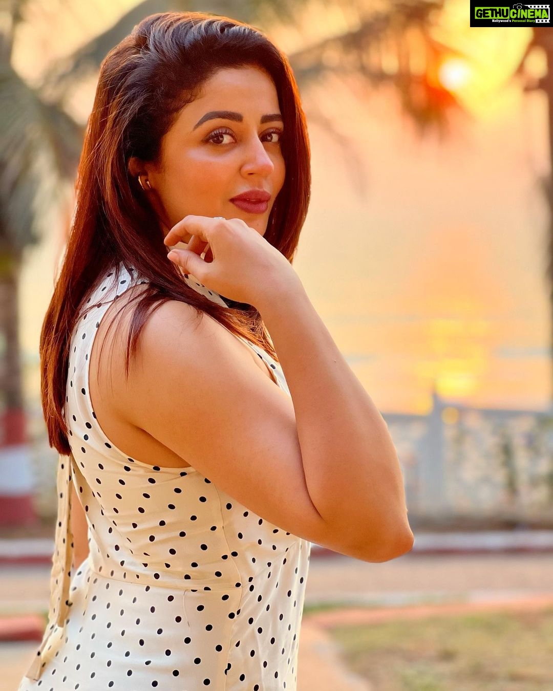 Neha Pendse - 92.2K Likes - Sab kuch hum se ,
mazaaq bhi ,
misaal bhi !!