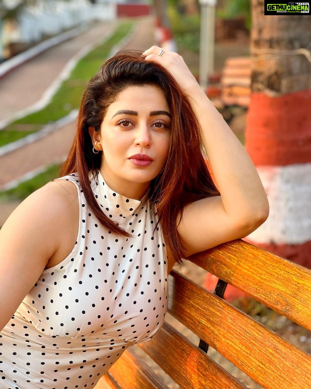 Neha Pendse - 156.4K Likes - Har cheez mai zindagi dhundho,
khushiyaan tumhe dhundhate ayengi.