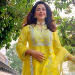 Neha Pendse Instagram - Rise and shine , It’s a new week with new possibilities 🤩 @gopivaiddesigns 📸 @santushtimahadeo