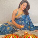 Neha Pendse Instagram - Tumha saglyanna he diwali sukhachi ani samruddhichi jao 👣 Happy Diwali 🪔 📸@santushtimahadeo ❤️ Wearing @gopivaiddesigns