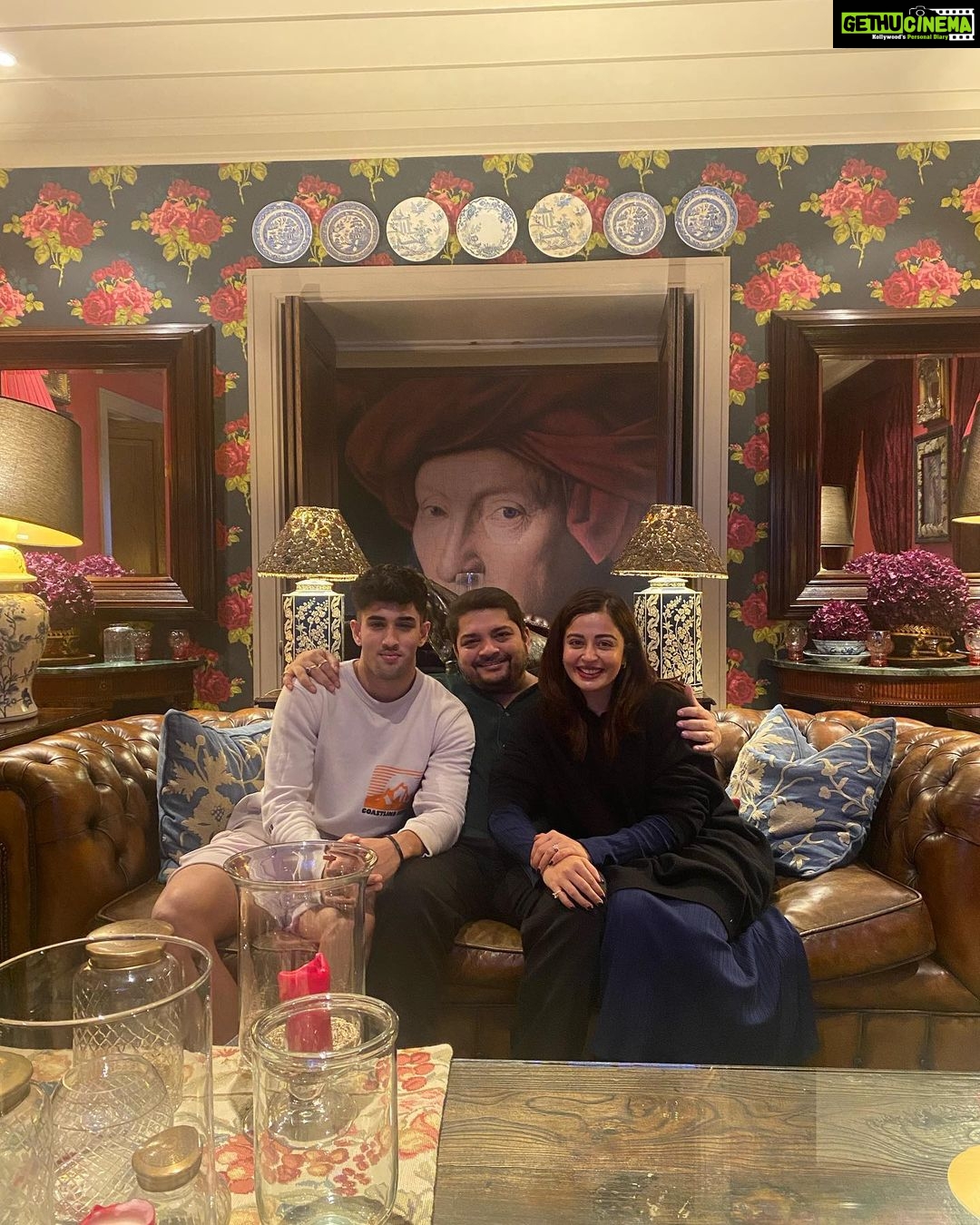 Neha Pendse Instagram - Friends like family 🧿