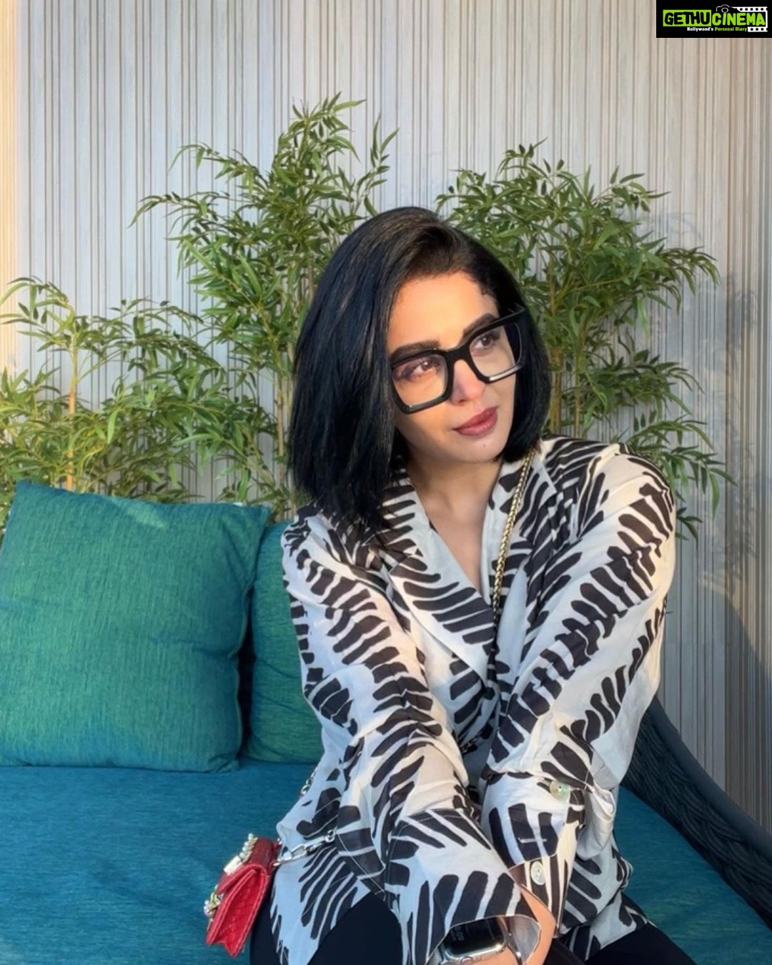 Neha Pendse Instagram - Dil toh aakhir dil hai na, meethi si mushkil hai na,