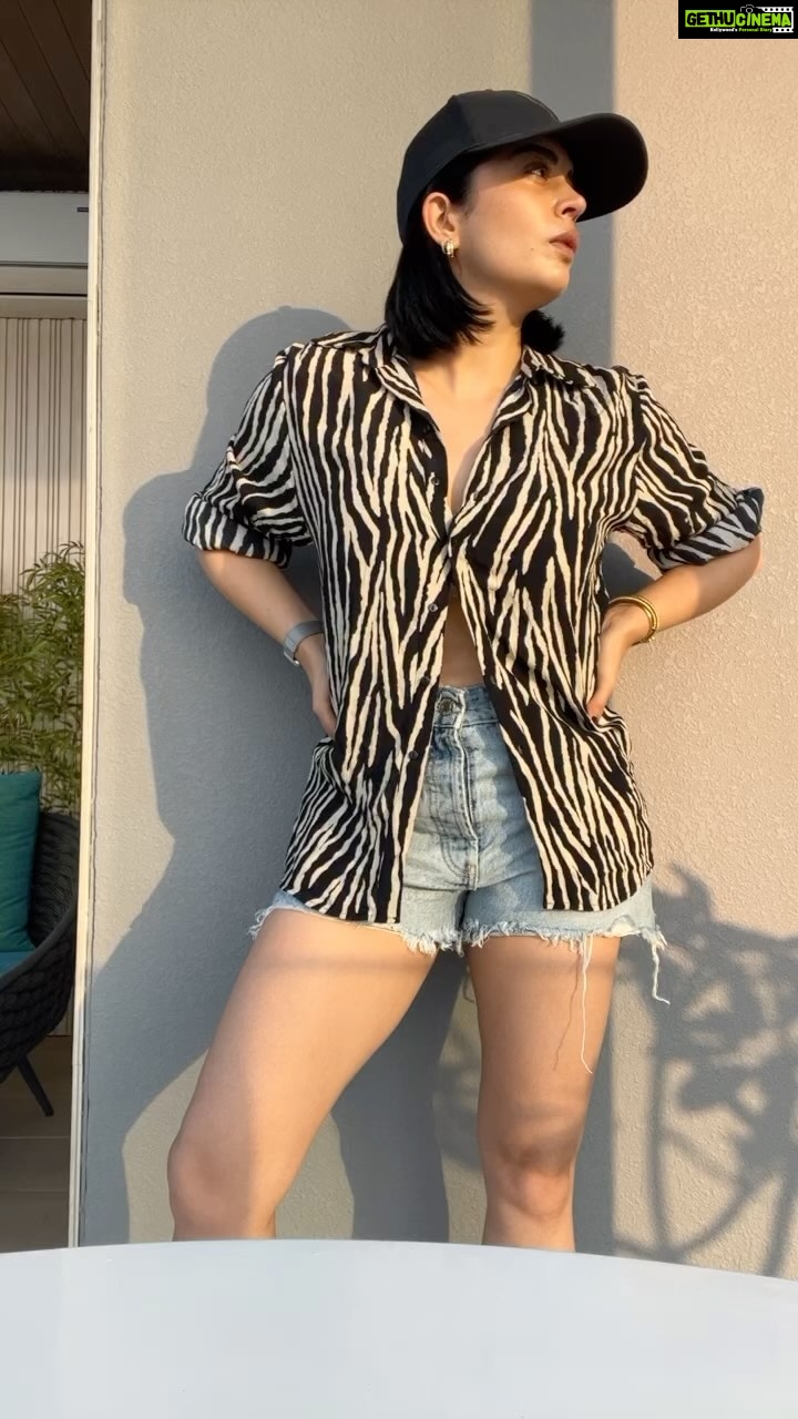 Neha Pendse Instagram - But I really like this song 🎵