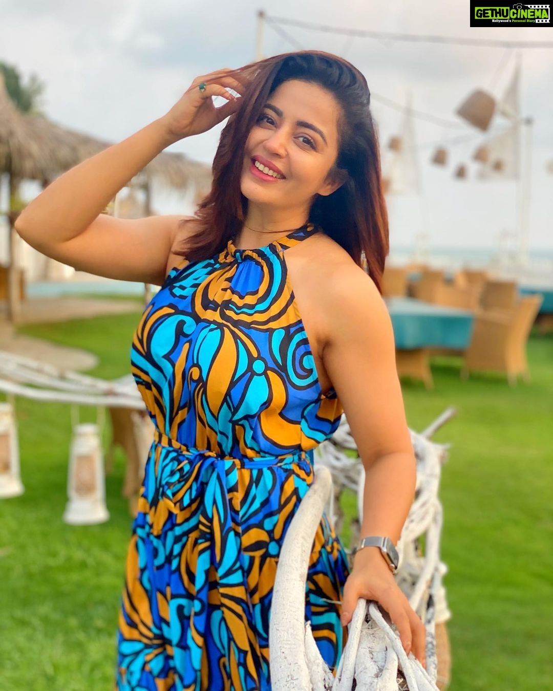 Neha Pendse - 80.6K Likes - Say it before you run out of time , say it before it’s too late, say what you feeling .
Waiting is a mistake.