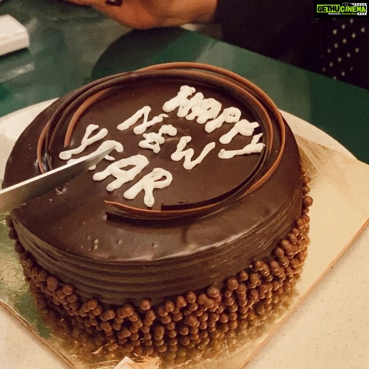 Neha Pendse Instagram - Happy new year #2021 ๐งก๐