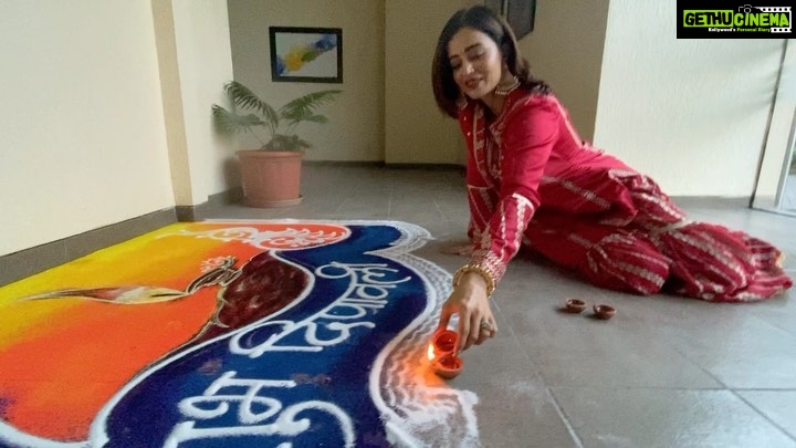 Neha Pendse Instagram - Happy Diwali everyone 🪔 We all being through a lott in 2020. Here wishing and praying abundance, love, kindness, and good health for us all . May the almighty guide us to light.