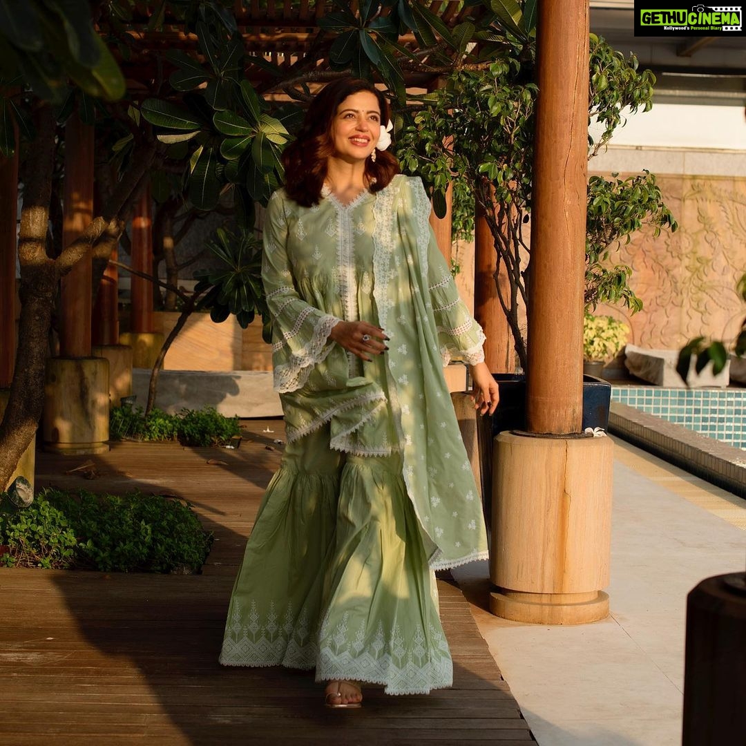 Neha Pendse Instagram - Ukiyo frame of mind !! Wearing @shopmulmul Captured @trilogy_works Location @fsmumbai