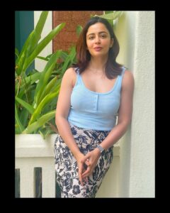Neha Pendse Instagram - Weekend feels till month end 😴