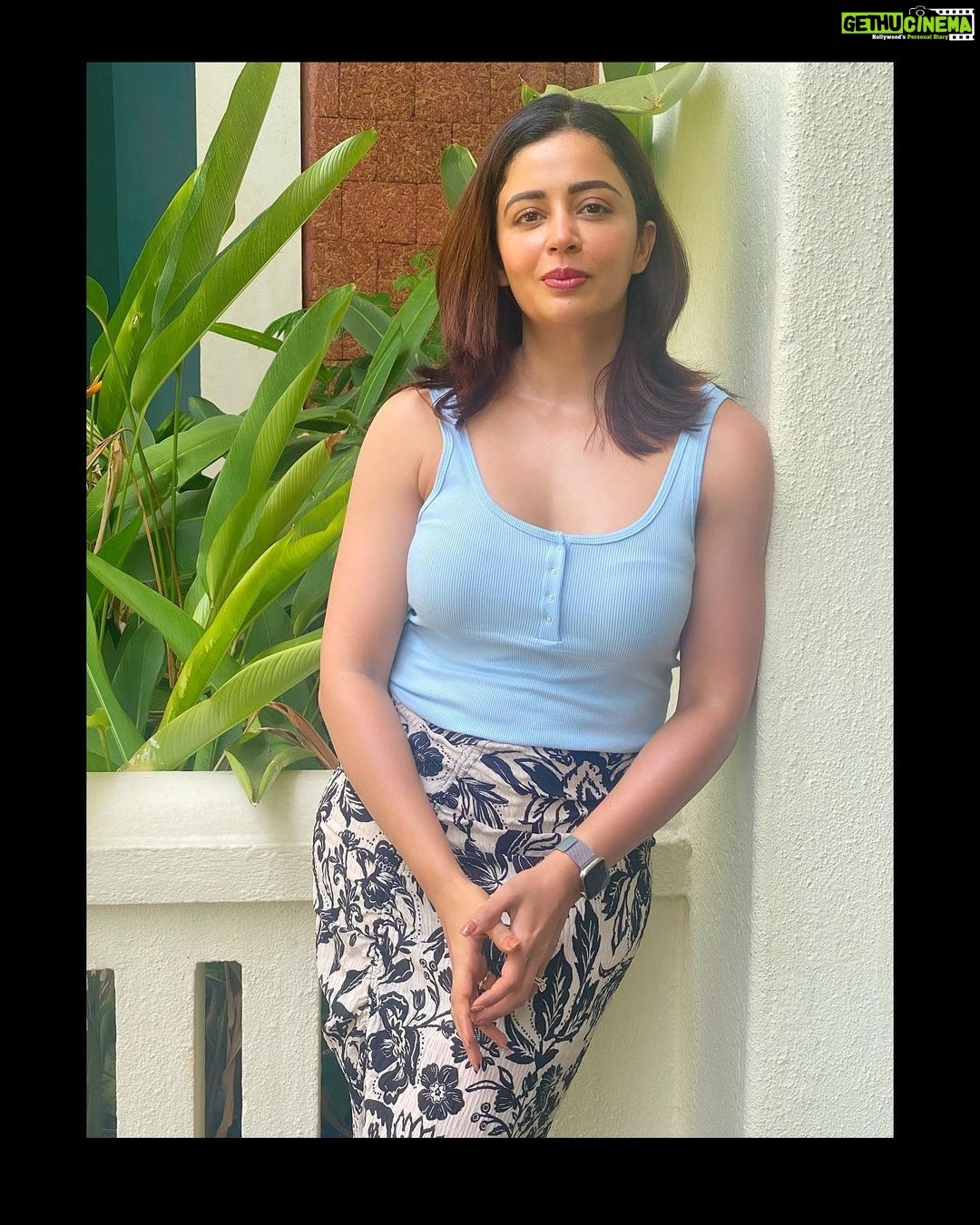 Neha Pendse - 113.4K Likes - Weekend feels till month end 😴