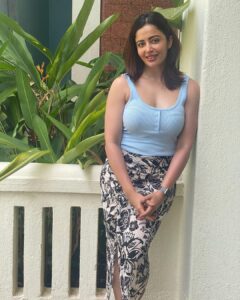 Neha Pendse Instagram - Weekend feels till month end 😴