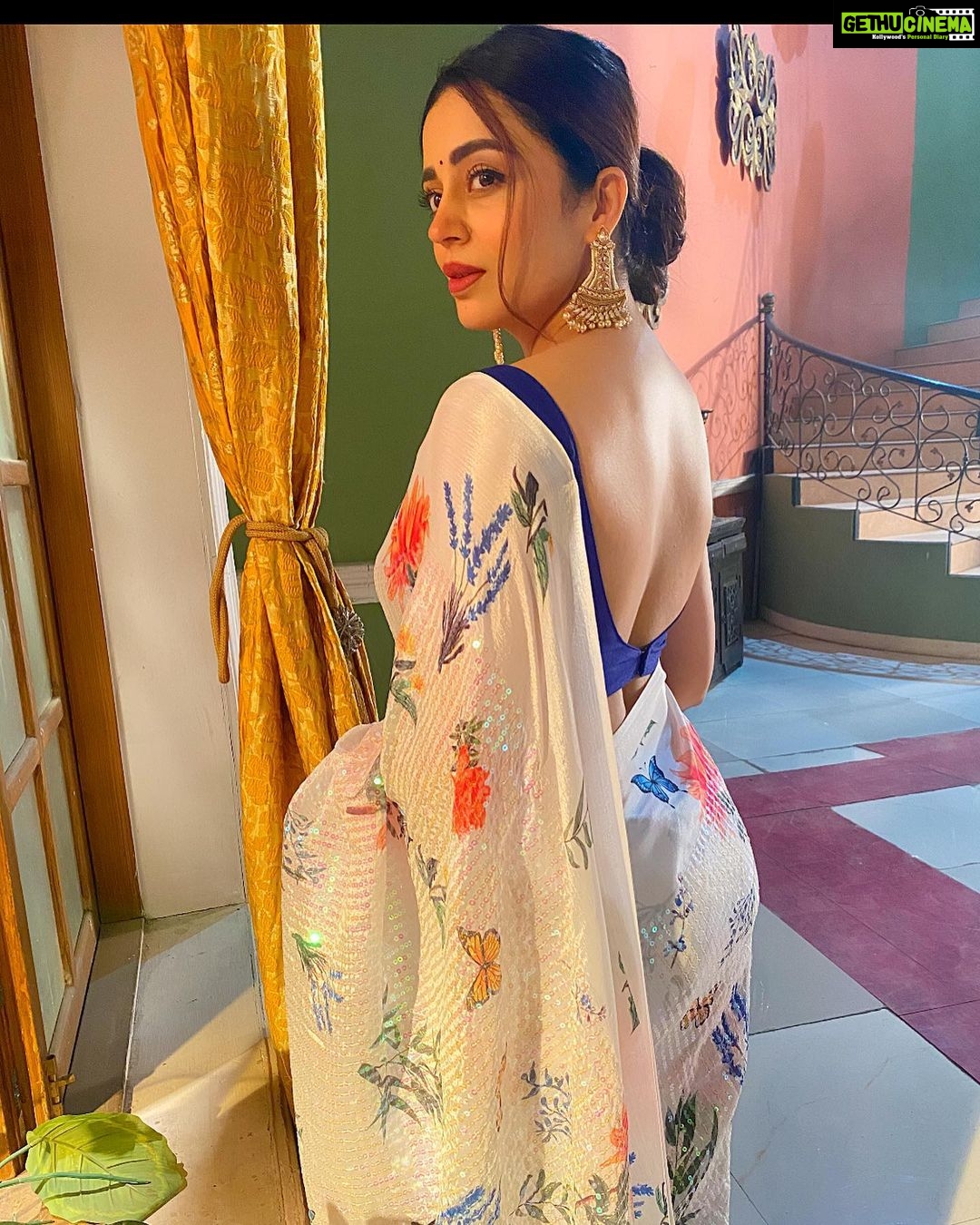 Neha Pendse - 125.3K Likes - Do me a favour, don’t play holi !!