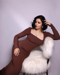 Neha Pendse Instagram - More like Morticia but brown 🤎