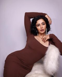 Neha Pendse Instagram - More like Morticia but brown 🤎