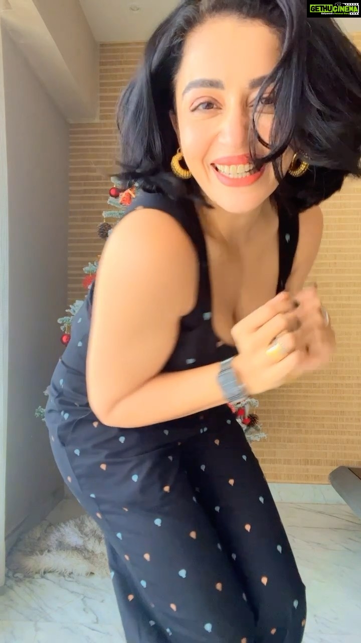 Neha Pendse Instagram - Me ,tree and this super comfy and stylish co-ords from @camarche.in I think I need few more of them !!