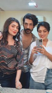 Neha Prajapati Instagram - Koi na samjhe ye kya ho raha hai..😂 @urmimala9427 #reels #reelsinstagram #instagramreels #dancevideo #reelitfeelit #explore #explorepage