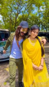 Neha Prajapati Instagram - Ohh Darlings..😈
Rano and Balwinder.

#reels #reelitfeelit #reelsinstagram #instagramreels #trendingreels