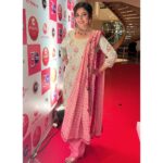 Neha Prajapati Instagram - About last night.. ZEE RISHTEY NOMINATION PARTY. #Bhagyalakshmi @zeetv MUA- @rohitmakeover Styled by - @tripzarora @ankitbhatia14 @urmimala9427 #zra #ZRA2022 #nominationparty #Rano #Ranobajwa #actorslife #grateful #nightparty #zeetv The Westin Mumbai Garden City