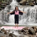 Neha Prajapati Instagram – Yuhi baras baras🌧

Vc- @jigs7528 

#reels #reelsinstagram #reelitfeelit #trendingreels #nature #naturelover #waterfall