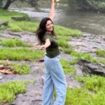 Neha Prajapati Instagram – बरस रही थी बारिश बाहर
वोह भीग रहा था मुझमे..🌈🌧

#myhappyplace #instapic #instamood #instagram #picoftheday #holiday #peace #rain #instatravel