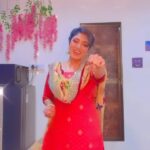 Neha Prajapati Instagram - Cham chama cham cham..✨ #reelitfeelit #reelsinstagram #reelsvideo #viralvideos #instagramreels #trendingreels #explore #explorepage #nehaprajapati