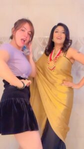 Neha Prajapati Instagram - Koi gaane bhi nahi deta..🤨 
.
.

#reels #reelsinstagram #reelitfeelit #trendingreels #explore #comedy #funnyvideos #explorepage✨