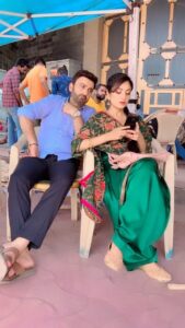 Neha Prajapati Instagram - Link send kardo..😅😂

#reels #trendingreels #reelsviral #trend #explorepage #reelitfeelit #comedy #funnyvideos #Bhagyalakshmi