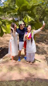 Neha Prajapati Instagram - Bechara..🤭🤪 @urmimala9427 . . #reels #reelsinstagram #reelitfeelit #comedy #funnymemes #comedyvideos #funny #instagram #bhagyalakshmi