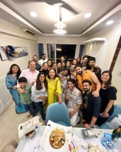 Neha Prajapati Instagram - What a crazy night..
Congratulations for new house 
@imrohitsuchanti 
.
#friends #friendshipgoals #celebration  #newhouse🏡 #party #food #laughter #fun #crazynight #instagram #instagood