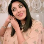 Neha Prajapati Instagram - Khane se spelling ka kya lena dena🤷‍♀️ #reels #comedy #reelsinstagram #reelitfeelit #trendingreels #funnyvideos