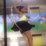 Nia Sharma Instagram - I really had been having dreams of doing this.. always pictured myself on the ring. My first. @mr.tarunraj 🥳 you never let me stay grounded 😂❤️ thankssss a ton for teaching me guruji @akash_singh_hunarbaaz 🥳🙏 you’re a spinning machine