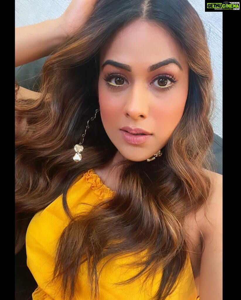 Nia Sharma Instagram - 😊 I don’t like looking like the nice girl and all..