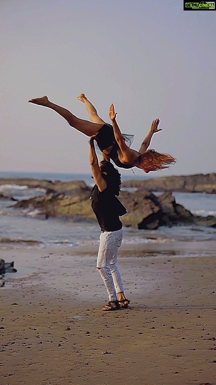Nia Sharma Instagram - Your WINGS already Exist 🔥 #reelsinstagram #flyhigh #niasharma #tarunraj #dancereels #reelkarofeelkaro #goadiaries . 🎥 : @shivanipatel_official Goa