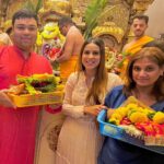 Nia Sharma Instagram - Happiest Birthday Dear Mommy… @ushaa2863 💯🫡 Thanks for today @sudipan_d (panditji) 😘🤣 Shree Siddhivinayak Ganapati Temple