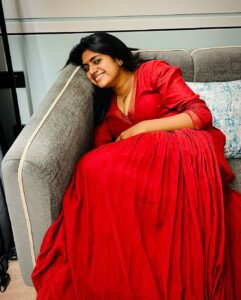 Nimisha Sajayan Instagram - 😃🙂🙁

📸 @aswani_haridas_