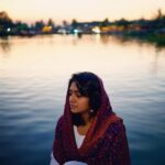 Nimisha Sajayan Instagram - Ho, Dekh Ke Tujhey Hi Raat Ki Hawa Ne Saans Thaam Li Hai Haath Ke Tarah Haaye Ki Aankhon Mein Teri Raat Ki Nadi Yeh Baazi To Haari Hai Sau Feesadi.🤍